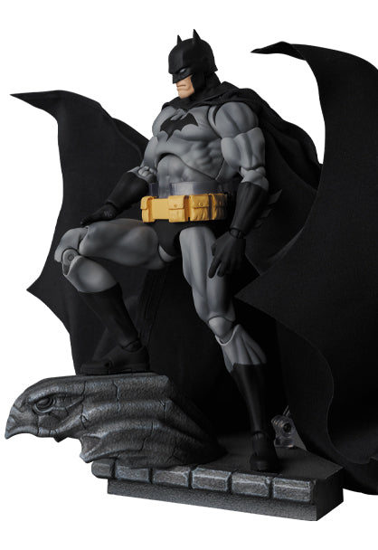 MAFEX No.126 BATMAN “HUSH” BLACK Ver.
