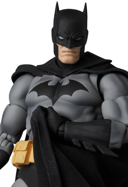 MAFEX No.126 BATMAN “HUSH” BLACK Ver.