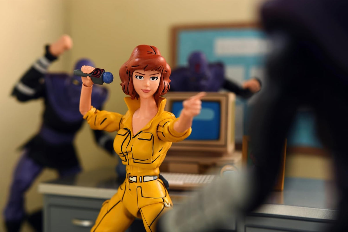 NECA Teenage Mutant Ninja Turtles Ultimate April O'Neil 7-Inch Action Figure