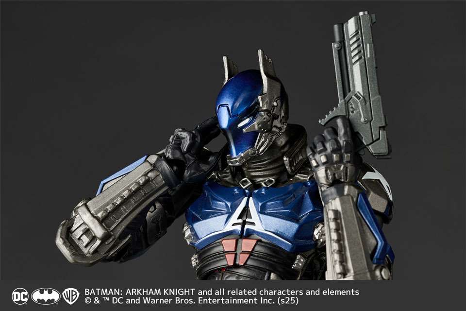 Batman: Arkham Knight Increíble Yamaguchi Revoltech No.24 Arkham Knight (Ver. 1.5)