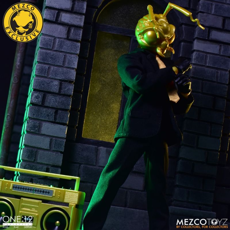 Mezco Summer 2021 Convention Exclusive Box Set Gomez The Roach with the Golden Head