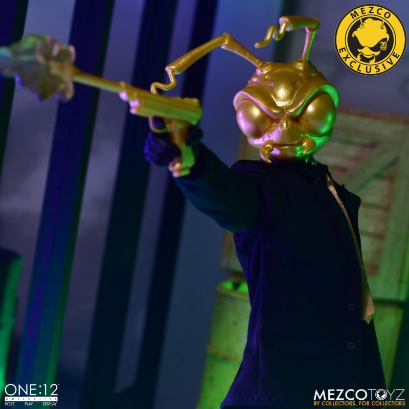 Mezco Summer 2021 Convention Exclusive Box Set Gomez The Roach with the Golden Head